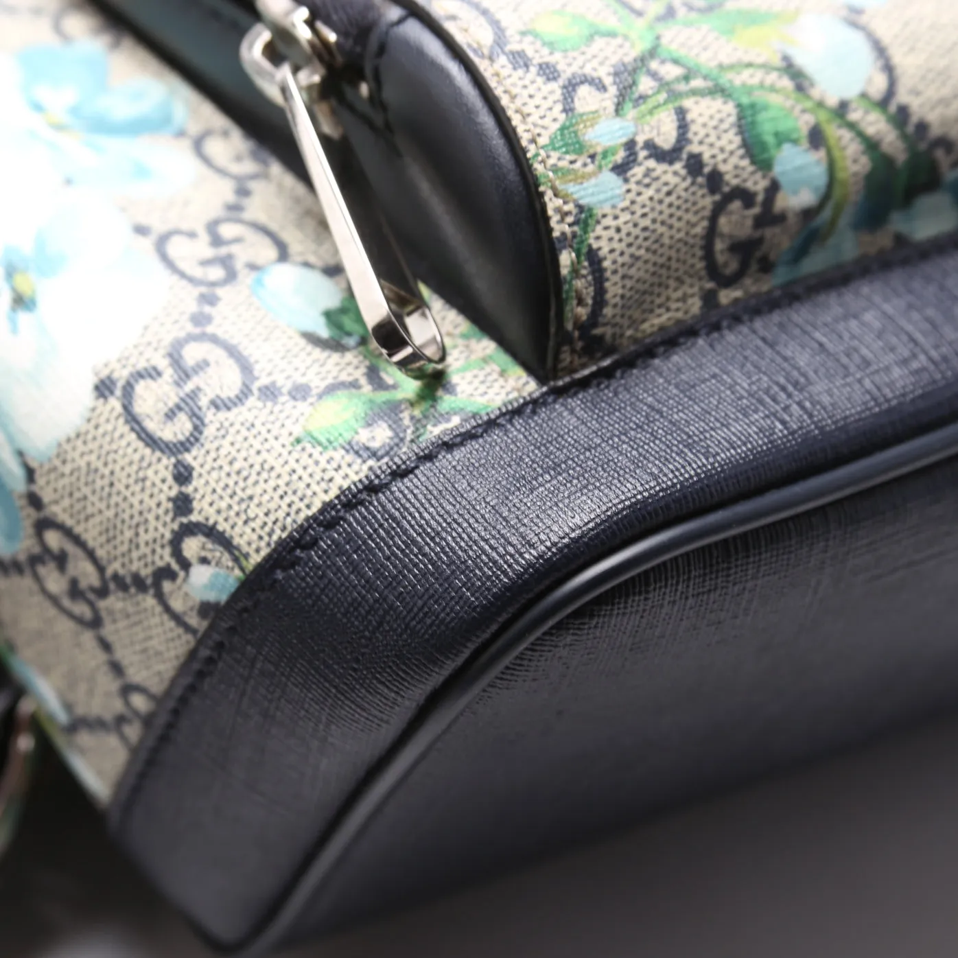 427042 GG Supreme Blooms Backpack Navy