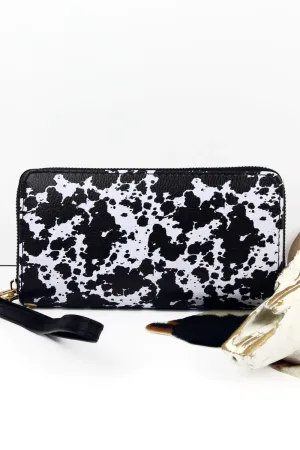 HICKORY HILLS CLUTCH WALLET